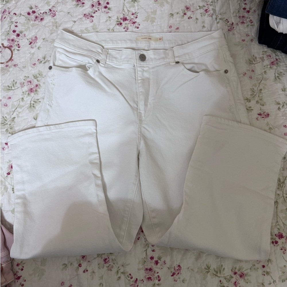 Levi’s Classics capris